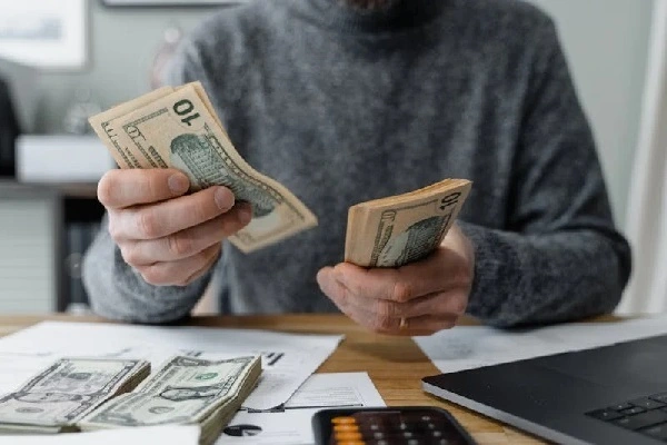 Top 10 Ways to Save Money on Everyday Expenses in 2025